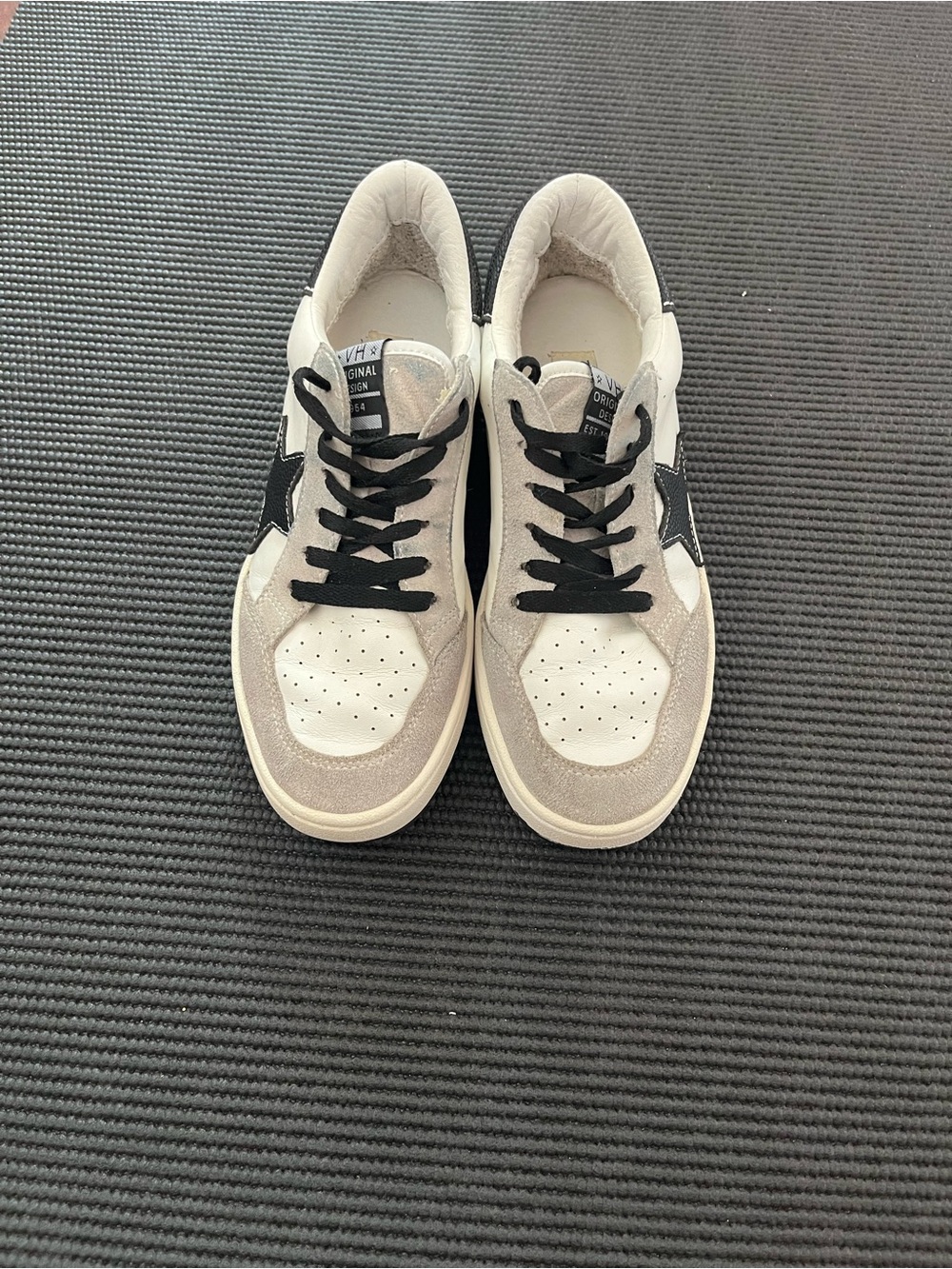 Vintage Havana White and Black Low-Top Sneakers